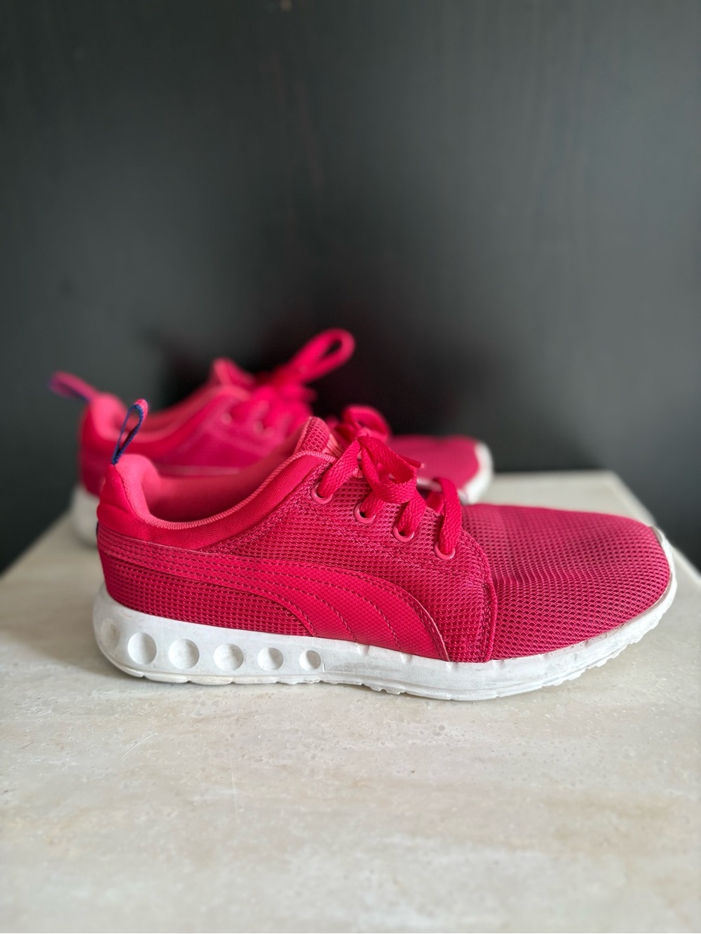 Puma Sneakers in Bright Pink - Lightweight Comfort